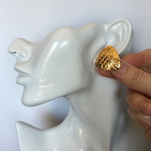 Abstract design triangle bright gold tone clip on earrings - Picture 5 of 11